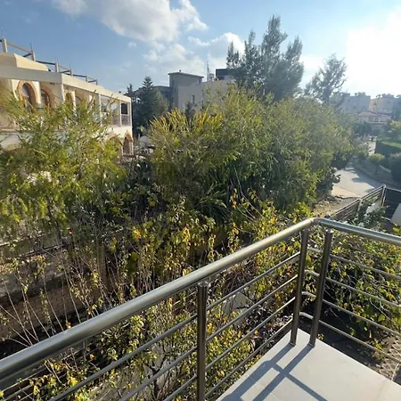 Nicosia's Pearl דירה *